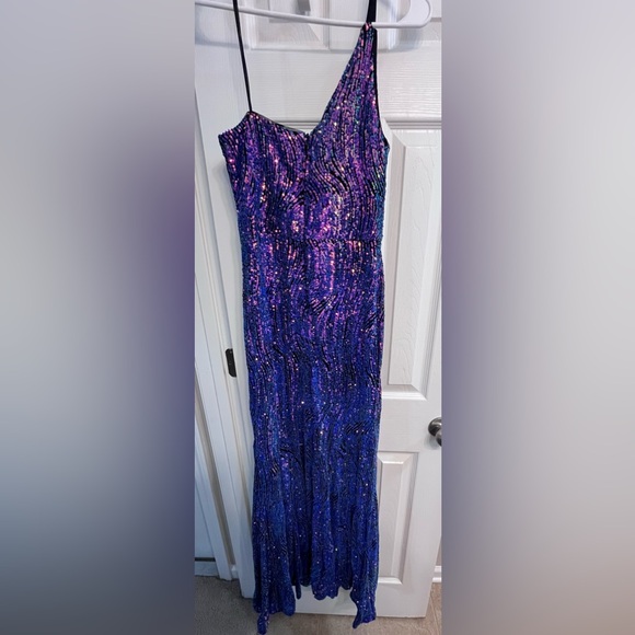 Stunning Sequin Dress in Blue and Purple - Picture 2 of 2